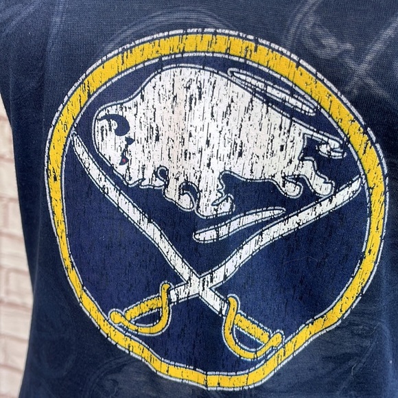 NHL Buffalo Sabres Hockey Short Sleeve V Neck Logo T Shirt Navy Medium - Picture 3 of 8